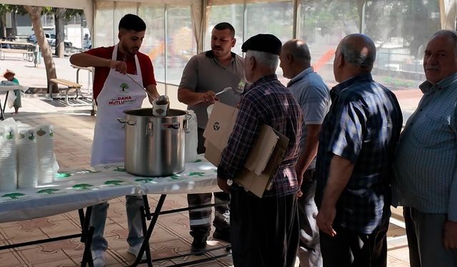 Şehitkamil’de aşure dağıtımı başladı