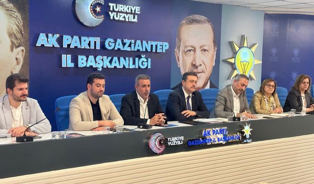 AK Parti’de teşkilat sahaya iniyor