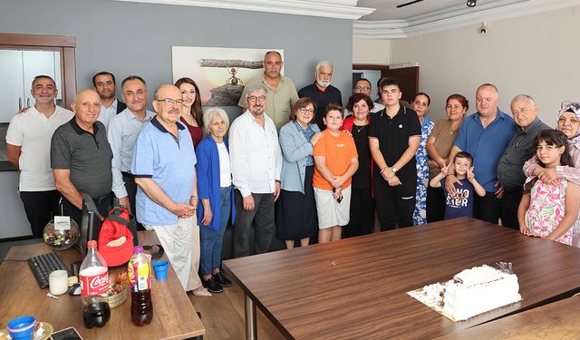 Bu kutlama başka kutlama