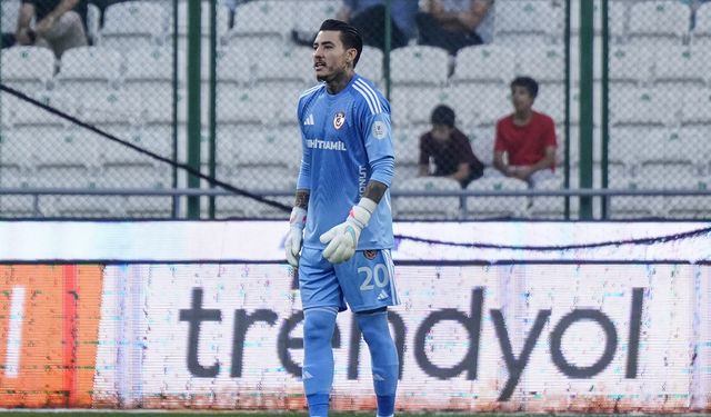 İlk maçında üç gol yedi