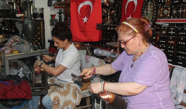 Kadınlar bakır işleme ustası oldular
