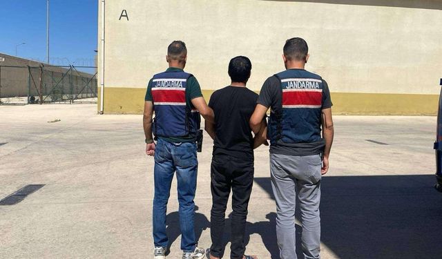 Silahlı yağma suçundan aranıyordu
