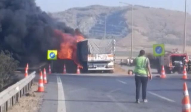 TAG Otoyolu'nda tır yangını