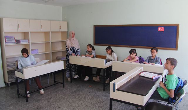Meslek aşkı öğrencilerine örnek oluyor