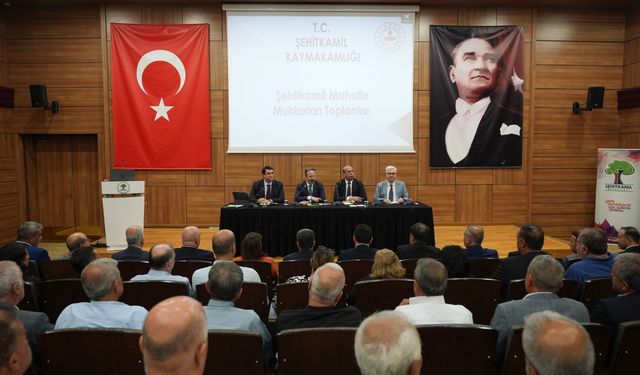 Muhtarlarla buluştu