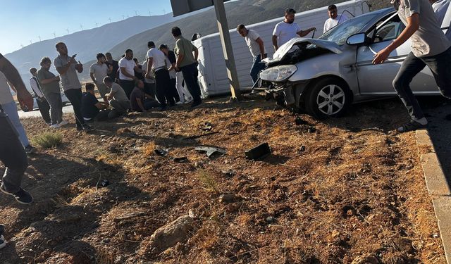 Otomobil ile minibüs çarpıştı: 5 yaralı