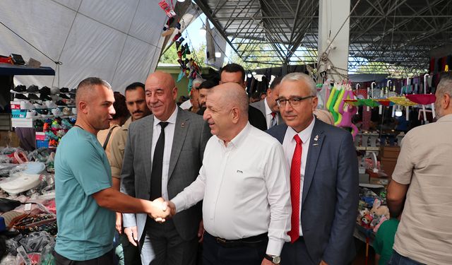 Özdağ semt pazarını gezdi
