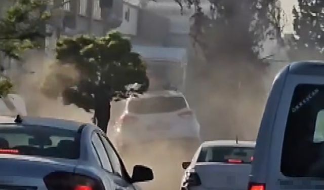 Sürücüsü rahatsızlanan çekici 6 aracı biçti