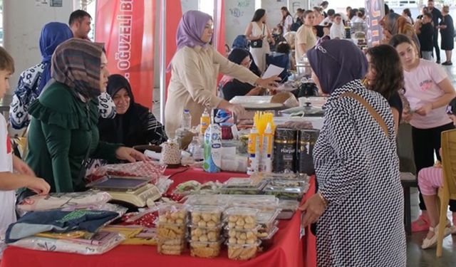 Üreten Kadınlar Çarşısı açıldı
