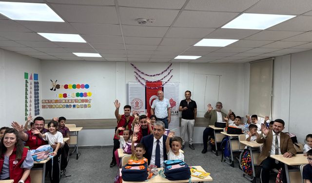 Vakıflardan öğrencilere destek