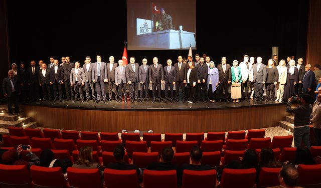 Akar öğrencilerle buluştu