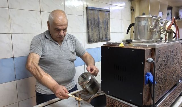 Bakırcılar Çarşısı'nın tarihi çaycısı