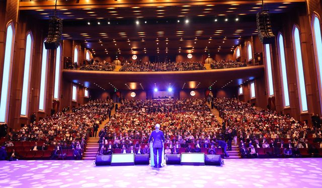 İslam dünyasının geleceği masaya yatırılıyor