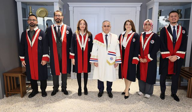 Akademisyenlere cübbe töreni