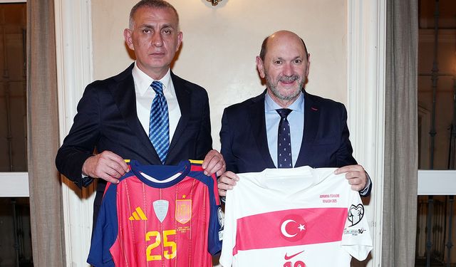 Dostluk yemeğinde bir araya geldiler