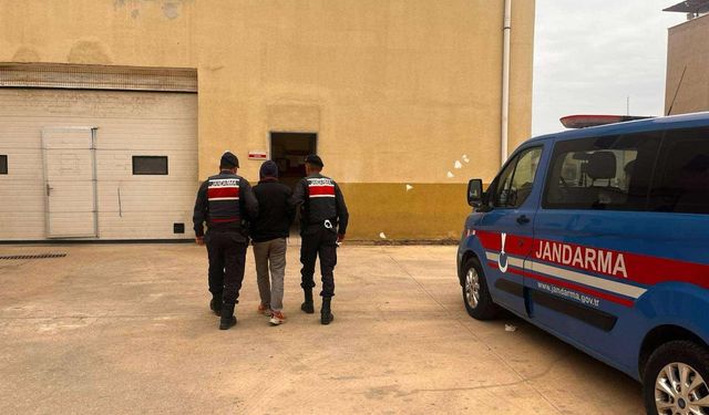 Hırsızlık şüphelisini jandarma yakaladı