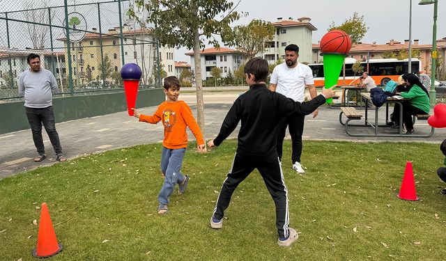 Renk katan tatil şenliği