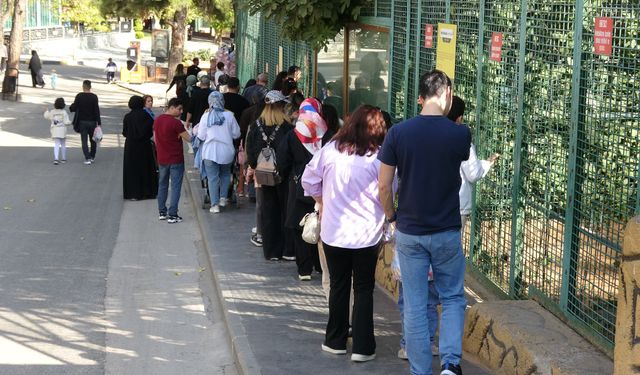Soluğu Hayvanat Bahçesi’nde aldılar