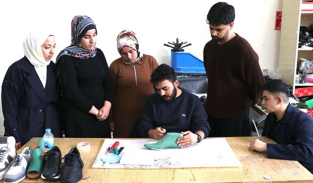 Mezun olduğu okulda ders verdi