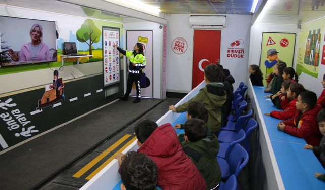 Öğrencilere trafik eğitimi