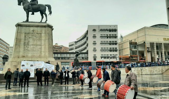 Seslerini davul zurna ile duyurdular
