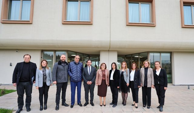 Şahin’den öğrencilere jest