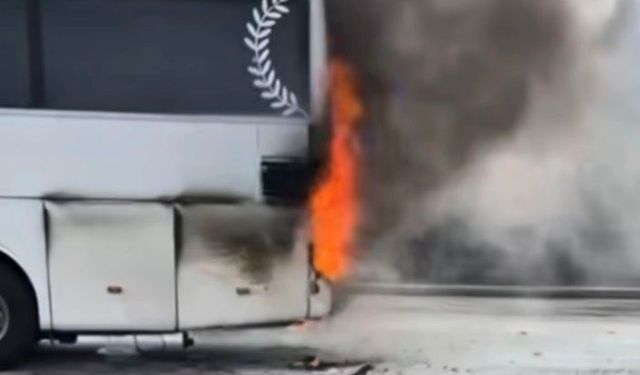 Yolcu minibüsünde yangın