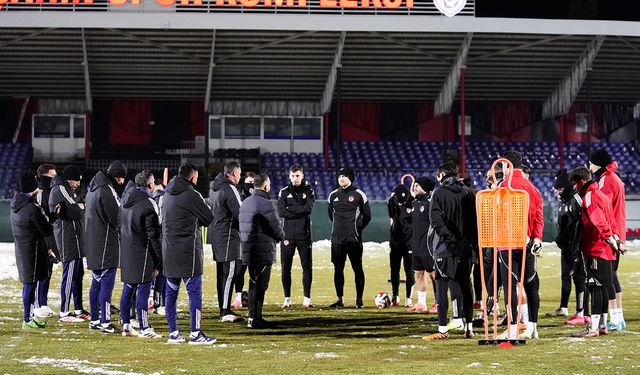 Antalya'ya kar rötarı