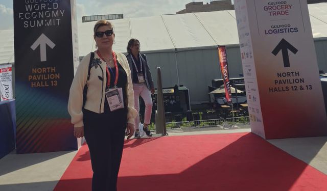 Dubai’de yüzler gülüyor