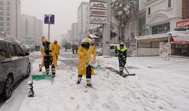 Şehitkamil’de yoğun kar mesaisi
