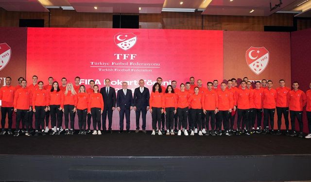 36 hakeme FİFA kokartı takıldı