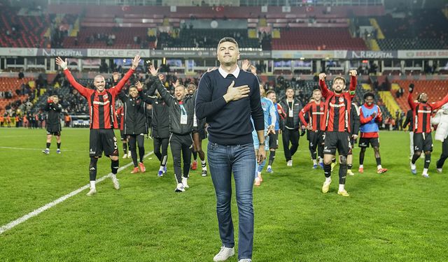 Burak Yılmaz’dan tribünlere en güzel üçlü