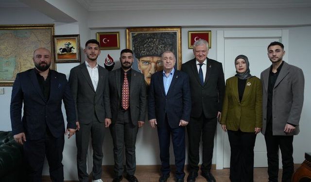 Bağımsız meclis üyesi Zafer’e gitti