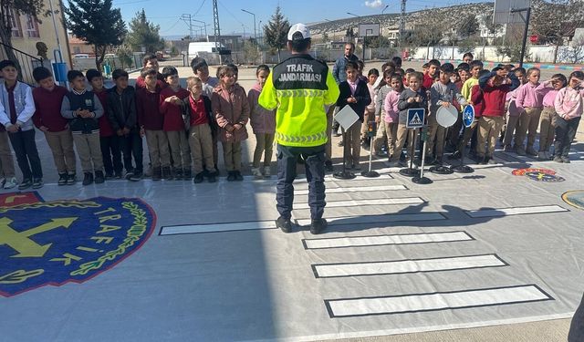 Öğrencilere güvenli trafik eğitimi