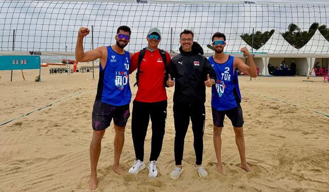 Plaj voleybolunda çeyrek finale yükseldiler