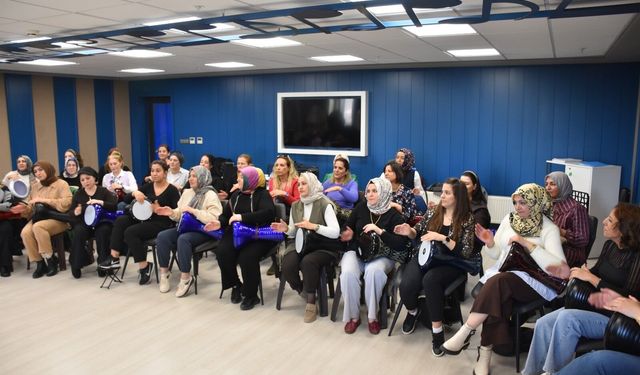 Ev hanımları korosu konseri hazırlanıyor