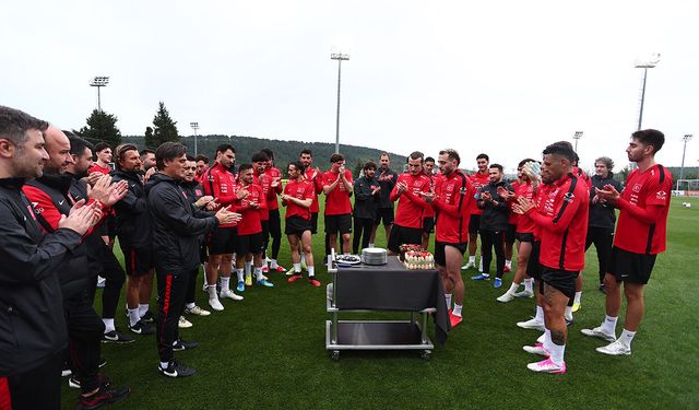 Milli takımda iki futbolcuya kutlama