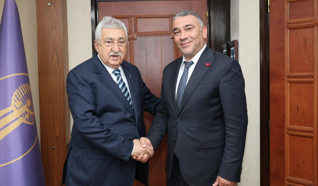 Bekir Özsert büyük oynuyor