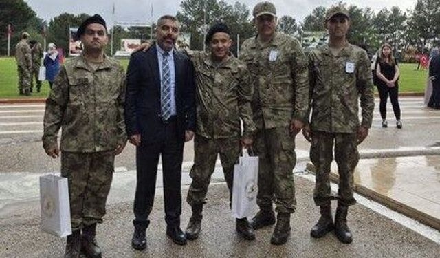 Bir günlüğüne asker oldular