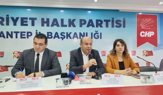CHP heyeti Gaziantep’te asansörde kaldı