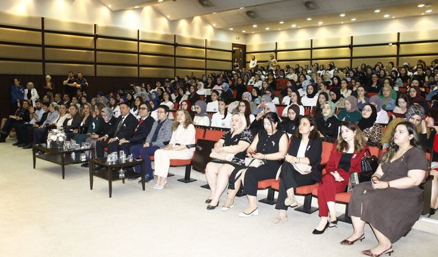Dünya ebeler günü paneli