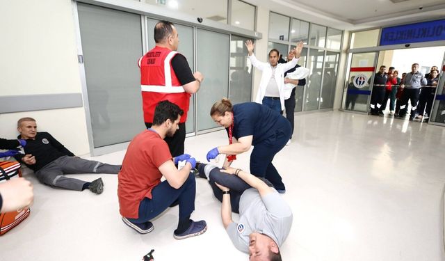 'Pembe kod' tatbikatı gerçeğini aratmadı