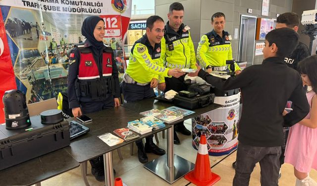 Jandarmadan trafik kuralları dersi