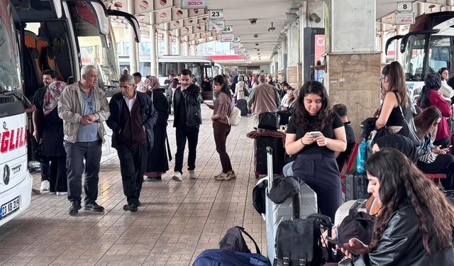 Otogarda bayram yoğunluğu