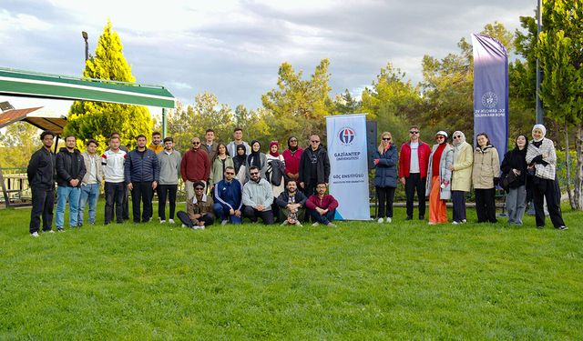 Rektör öğrencilerle kampta buluştu