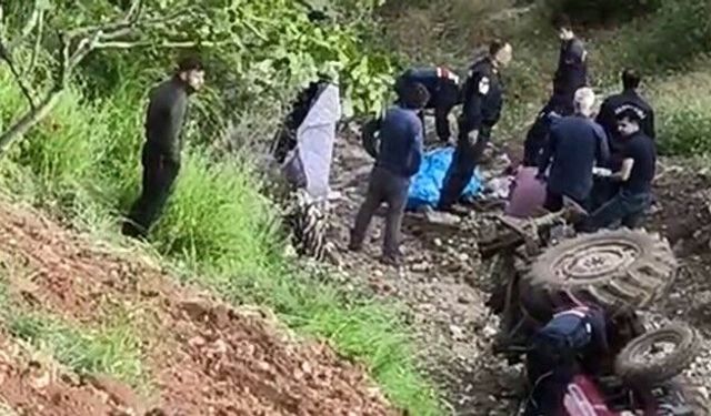 Traktör kazasında can verdiler