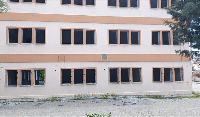 Ülgan Konukoğlu Lisesi için yıkım kararı
