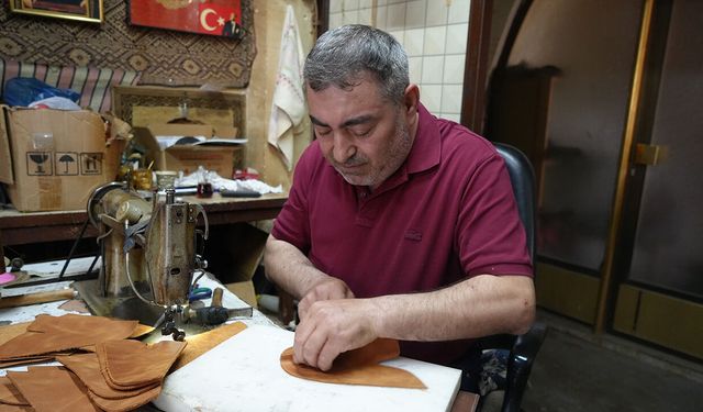 12 metrekarelik atölyesinden dünyaya açılıyor