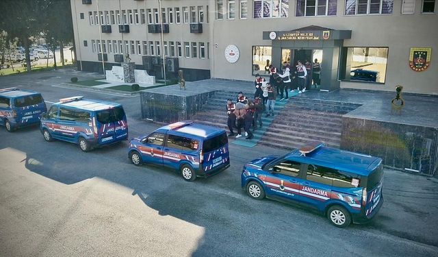 Jandarmanın takibinden kaçamadılar