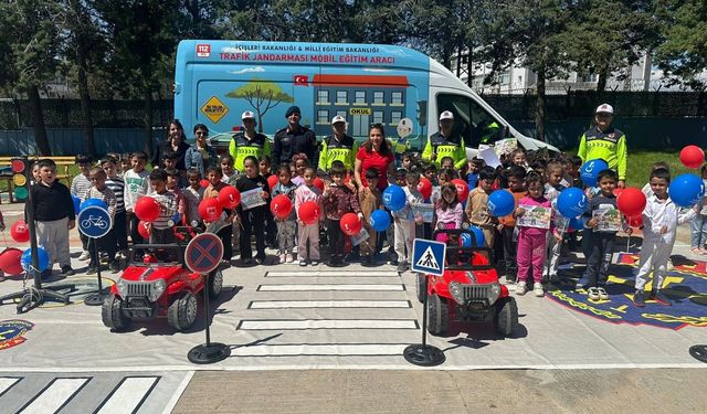 Öğrencilere trafik eğitimi